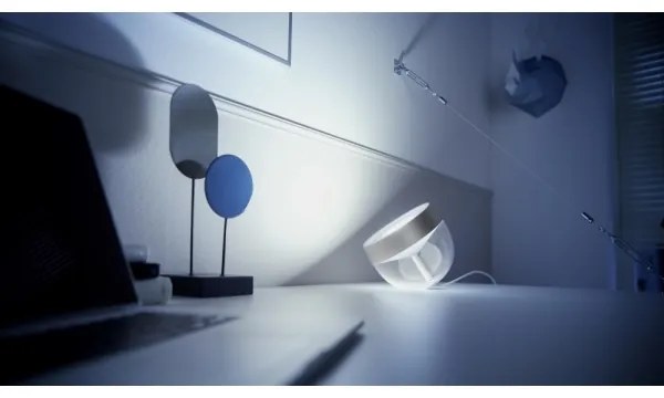 Philips Hue IRIS LED RGB asztali lámpa, állítható, 8,2W, 230V, ezüst