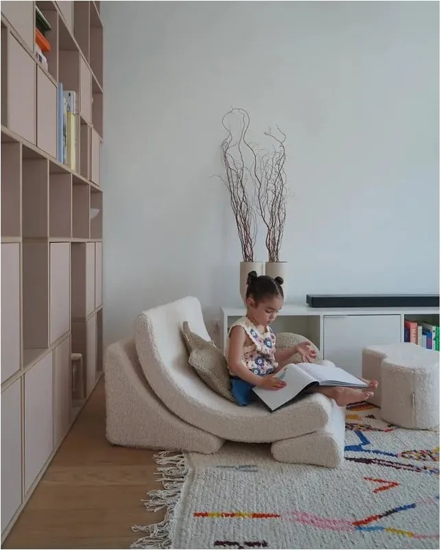 Világosbarna buklé párna gyerek kanapéhoz Star – Wigiwama