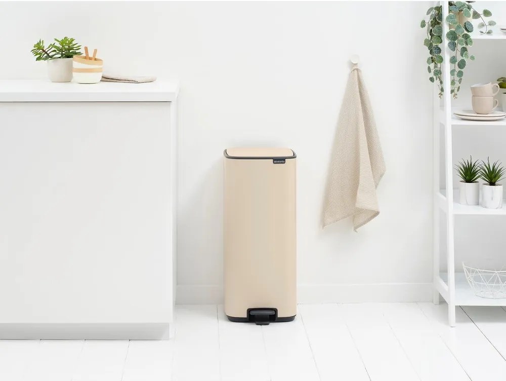 Bézs acél pedálos szemetes 30 l Bo – Brabantia