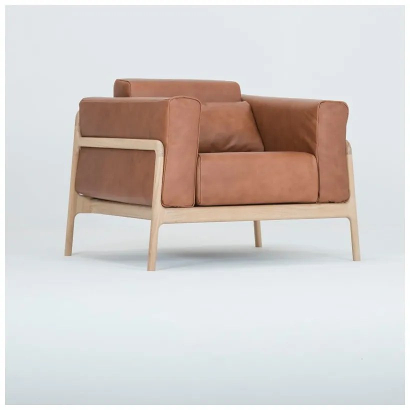 Fawn fotel tömör tölgyfa konstrukcióból konyakbarna bivalybőr ülőpárnával - Gazzda