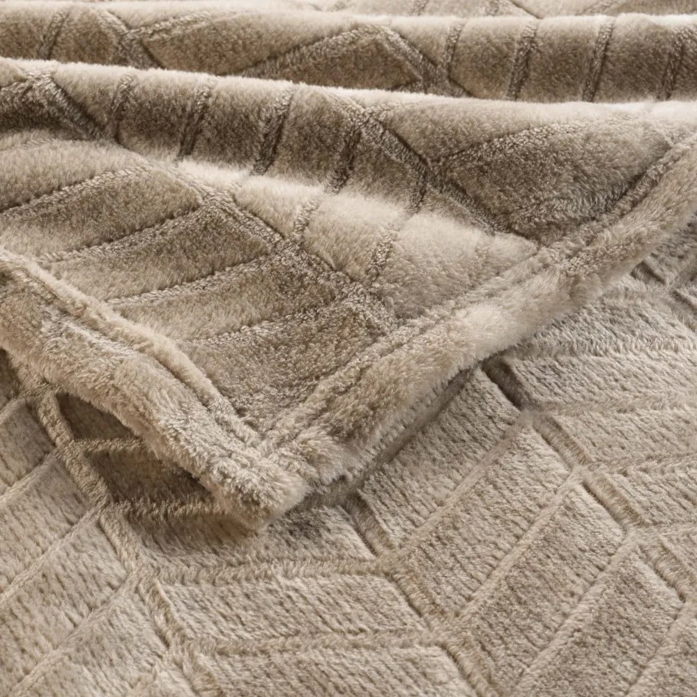 Világosbarna mikroflanel ágytakaró 180x220 cm Arya – douceur d'intérieur