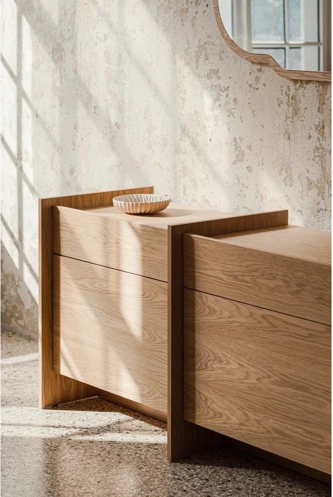 Natúr színű komód tölgyfa dekorral 146x76x51 cm Hido – noo.ma