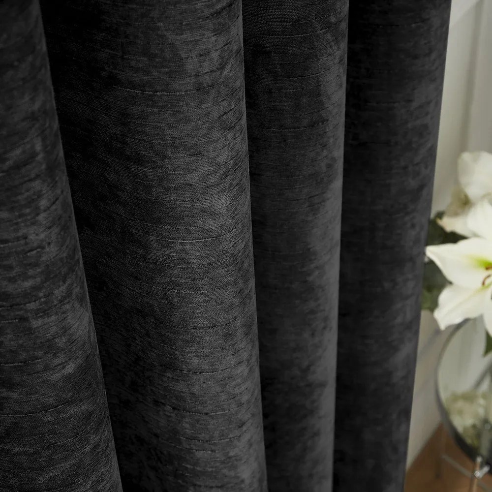 Fekete zsenília termo függöny szett 2 db-os 168x229 cm Selene Luxury Chenille – Hyperion