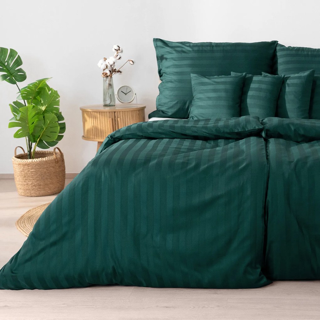 Goldea damaszt ágyneműhuzat - sötétzöld csíkos 220 x 200 és 2db 70 x 90 cm