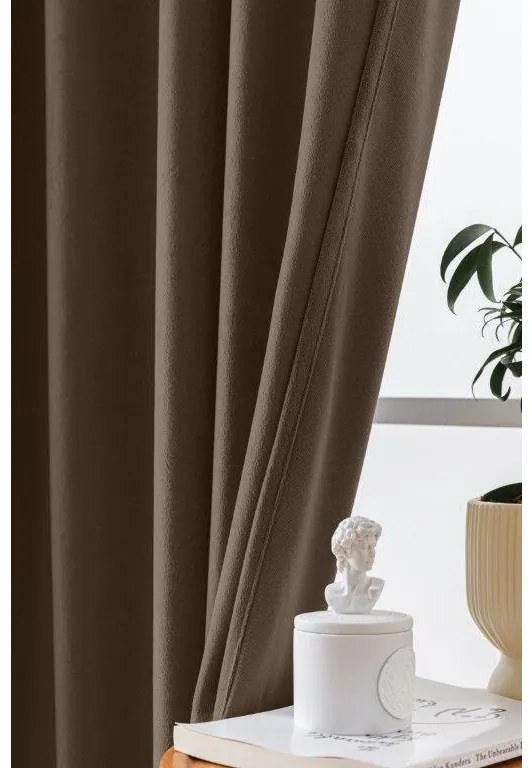 Barna sötétítő függöny VELVET 140x270 cm Felfüggesztés: Hullámos sínszalag