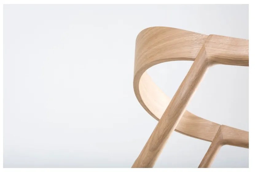 Muna étkezőszék tömör tölgyből, kékesszürke ülőrésszel - Gazzda