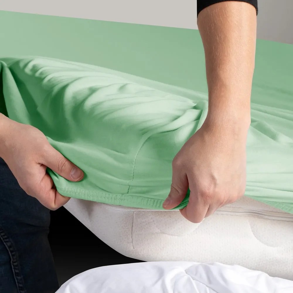 Világoszöld gumis jersey lepedő 200x200 cm Amber – Restilo