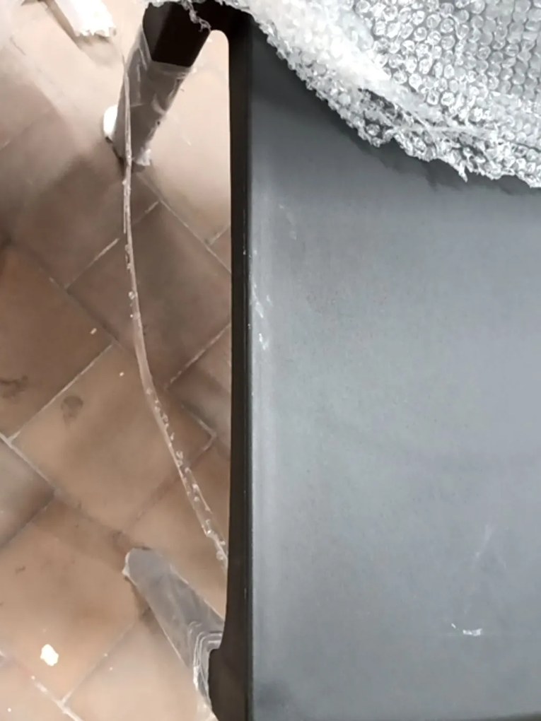 AKCIÓ Fekete műanyag szék PAGI II. osztály