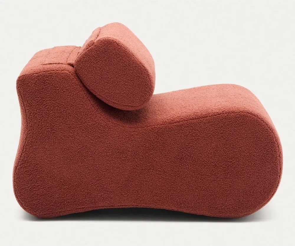 Terrakotta színű buklé fotel Club – Kave Home