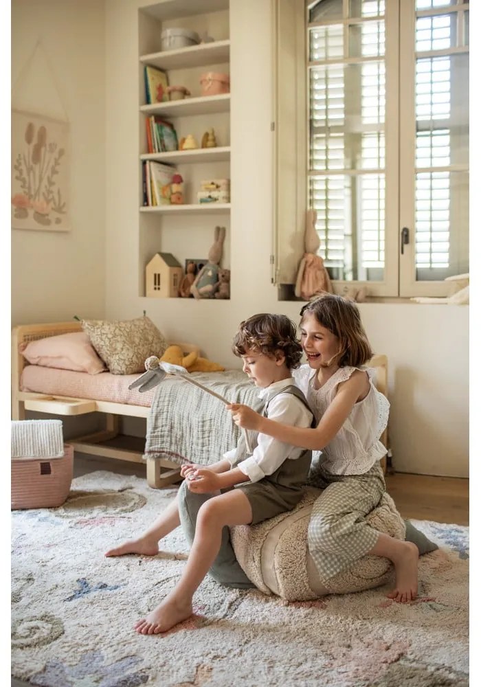 Világoszöld-krémszínű gyerek babzsákfotel Mr. Snail – Lorena Canals