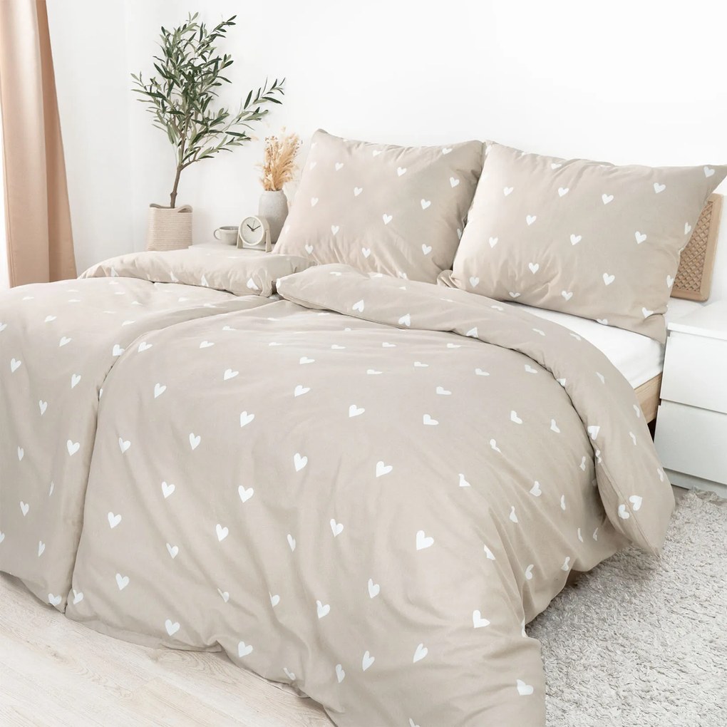 Goldea flanel ágyneműhuzat - szívecskék, latte színű alapon 200 x 200 és 2db 70 x 90 cm