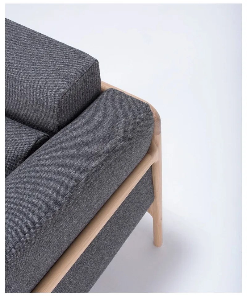 Fawn tölgyfa fotel sötétszürke szövet ülőrésszel - Gazzda