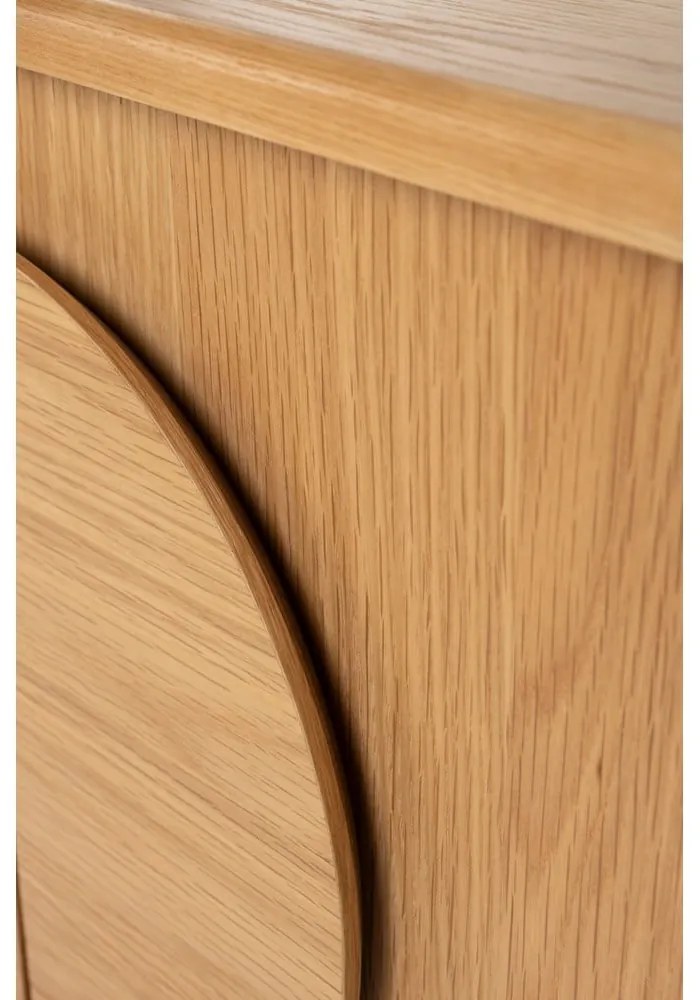 Natúr színű alacsony komód tölgyfa dekorral 120x58 cm Groove – Zuiver