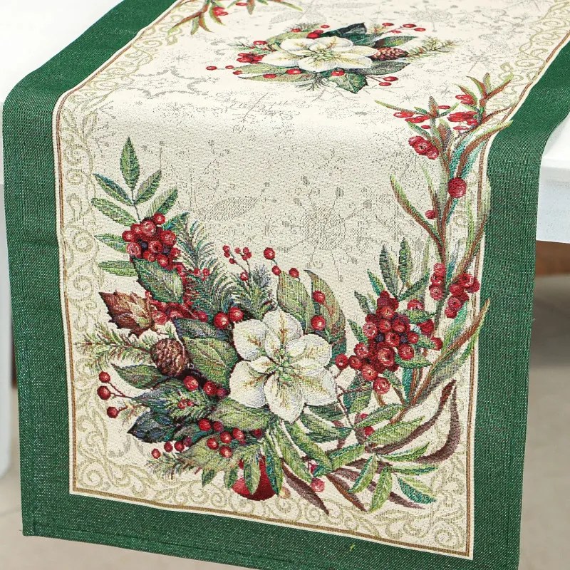 Magyal piros bogyós, zöld szélű, ezüst lurexes gépi gobelin asztali futó, 44 x 140 cm