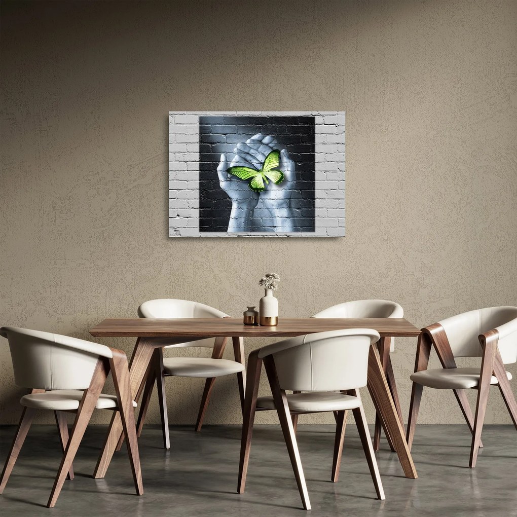 Üveg kép - Zöld pillangó a falon (70x50 cm)
