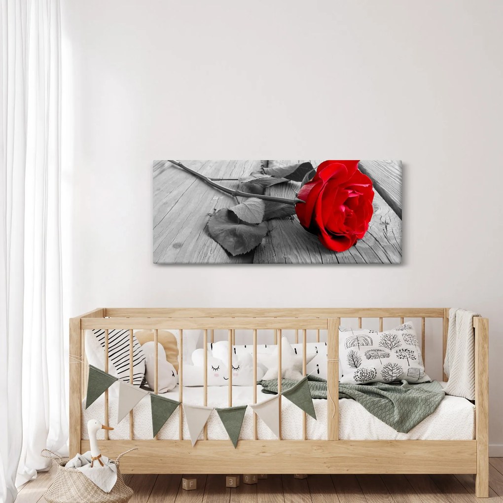 Egy vörös rózsa képe (120x50 cm)