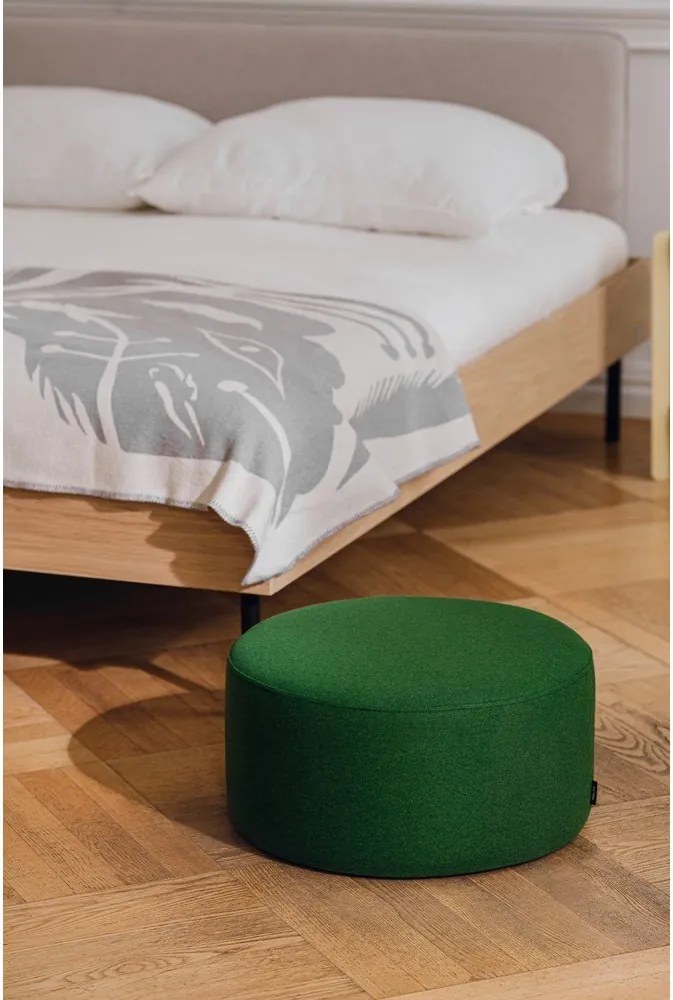 Zöld gyapjú puff Folk – noo.ma