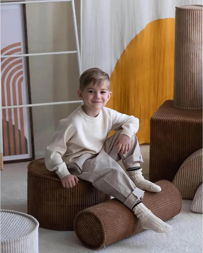 Barna kordbársony párna gyerek kanapéhoz Roll – Wigiwama