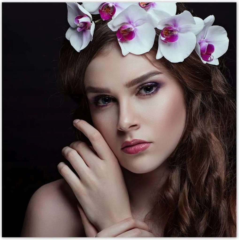 Poszterek 70x70 Egy gyönyörű barna lány portréja