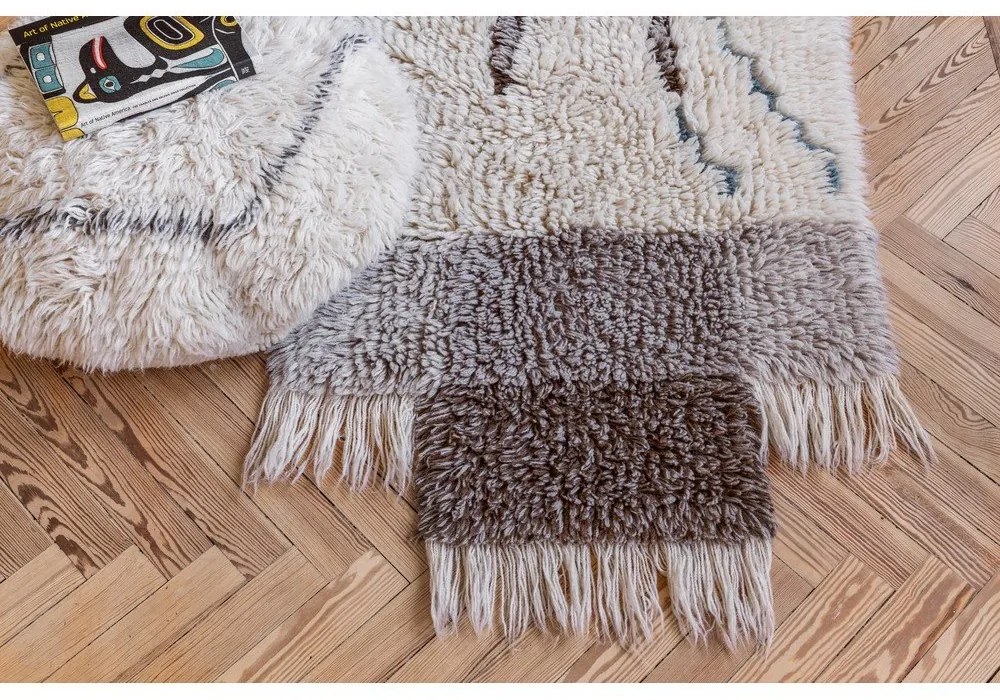 Fehér gyapjú puff Berber Soul – Lorena Canals