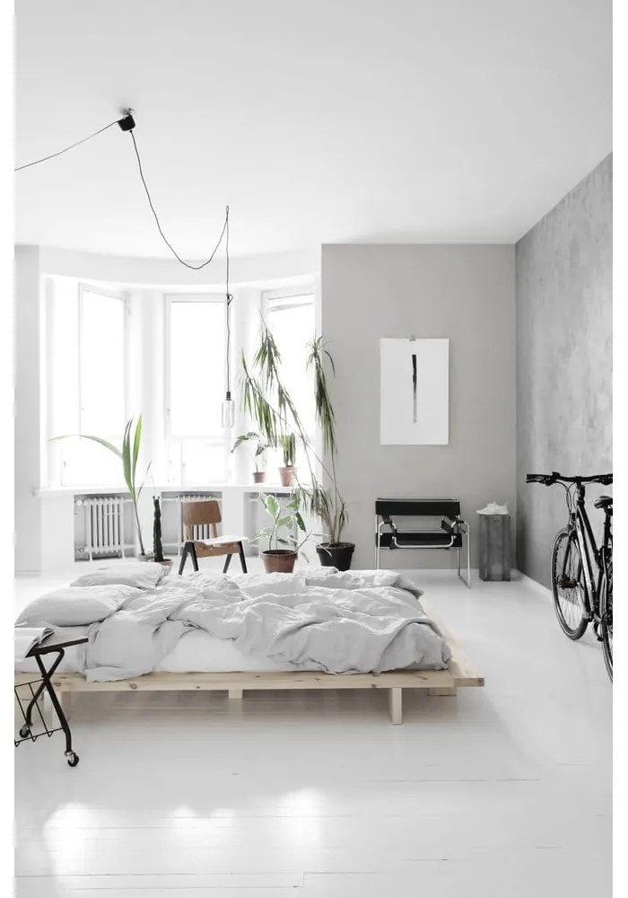 Borovi fenyő franciaágy ágyráccsal 160x200 cm Japan – Karup Design