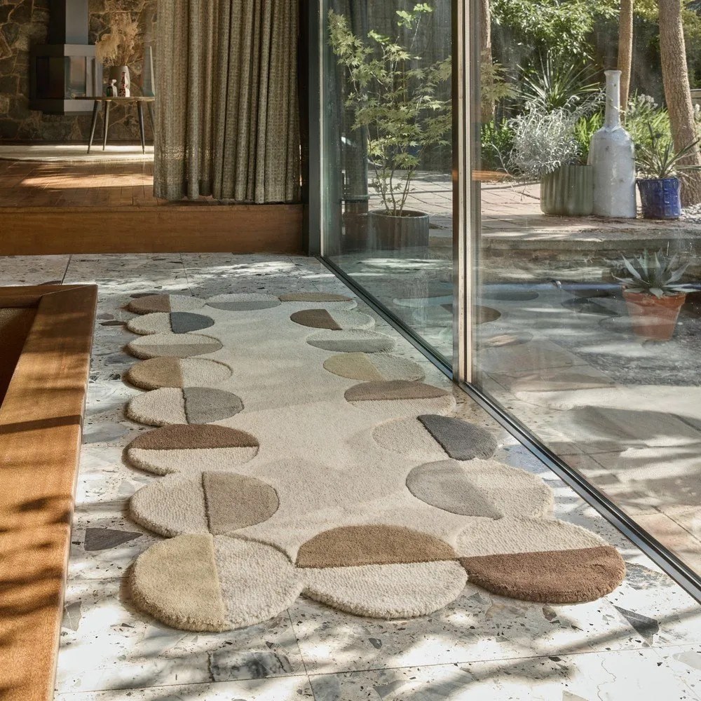 Szürkésbézs kézi szövésű gyapjú futószőnyeg 80x230 cm Mia Scallop Frame – Flair Rugs