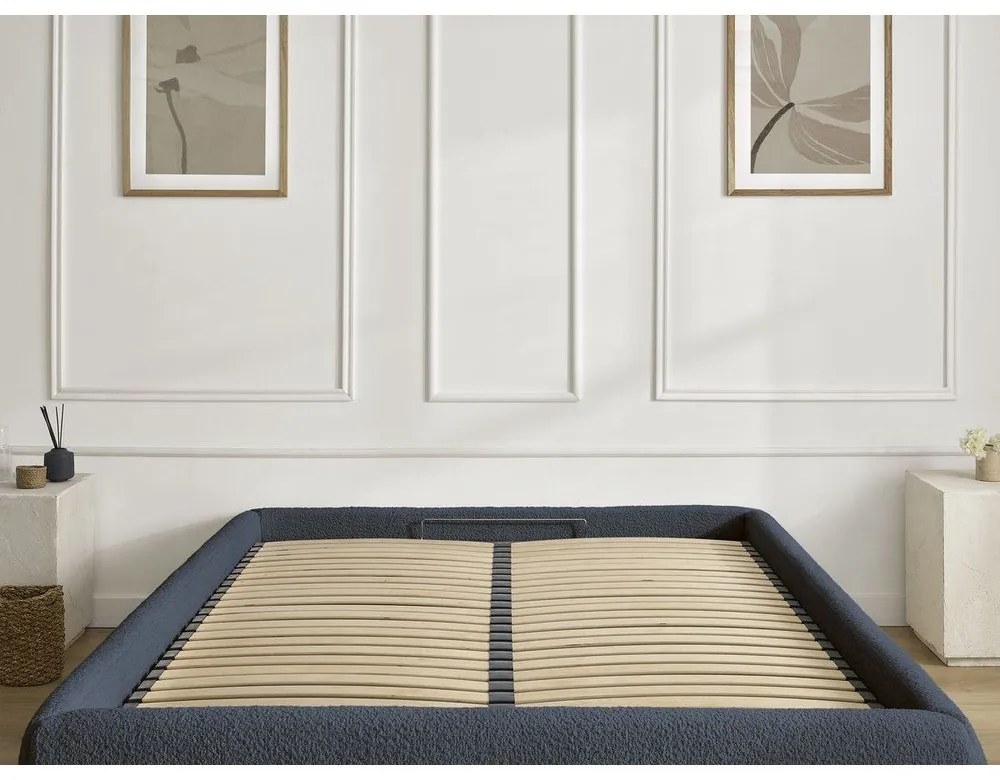 Sötétkék kárpitozott ágyneműtartós franciaágy ágyráccsal, ágytámla nélkül 160x200 cm Inera – Bobochic Paris