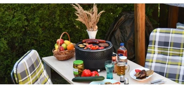 Asztali faszenes grillsütő 4xAA/USB fekete