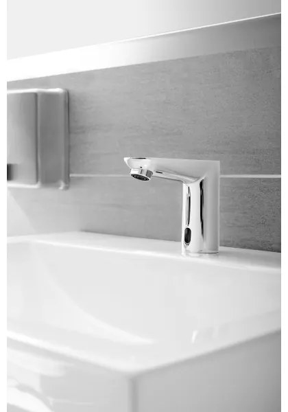 GROHE 36269000 - Elektronikus mosdócsaptelep EUROECO COSMOPOLITAN E 107 mm króm