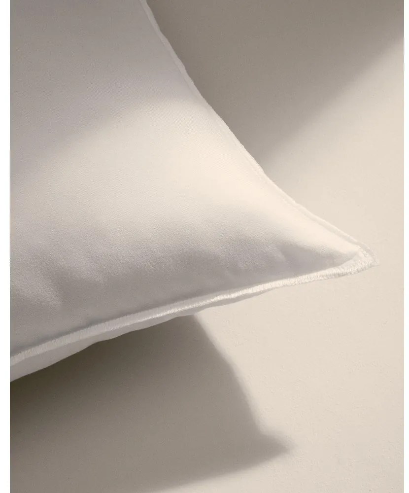 Párna 50x50 cm Fluff – Kave Home