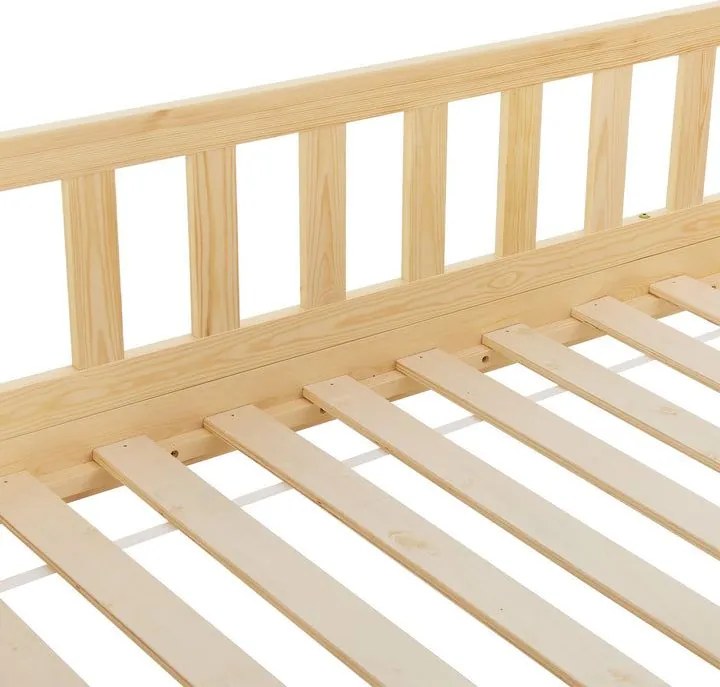 Természetes fa gyerekágy ház formában, tárolóval