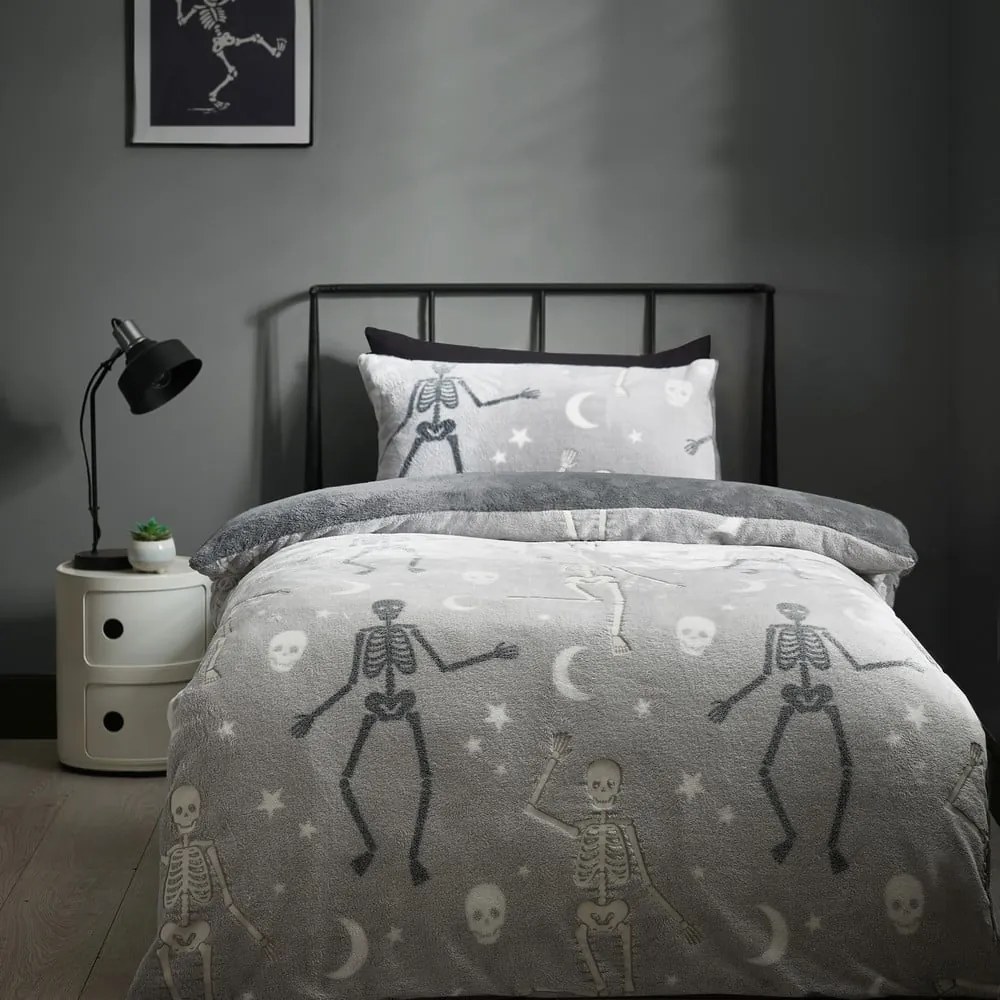 Szürke egyszemélyes mikroplüss gyerek ágyneműhuzat világító hatással 135x200 cm Halloween Skeleton – Catherine Lansfield