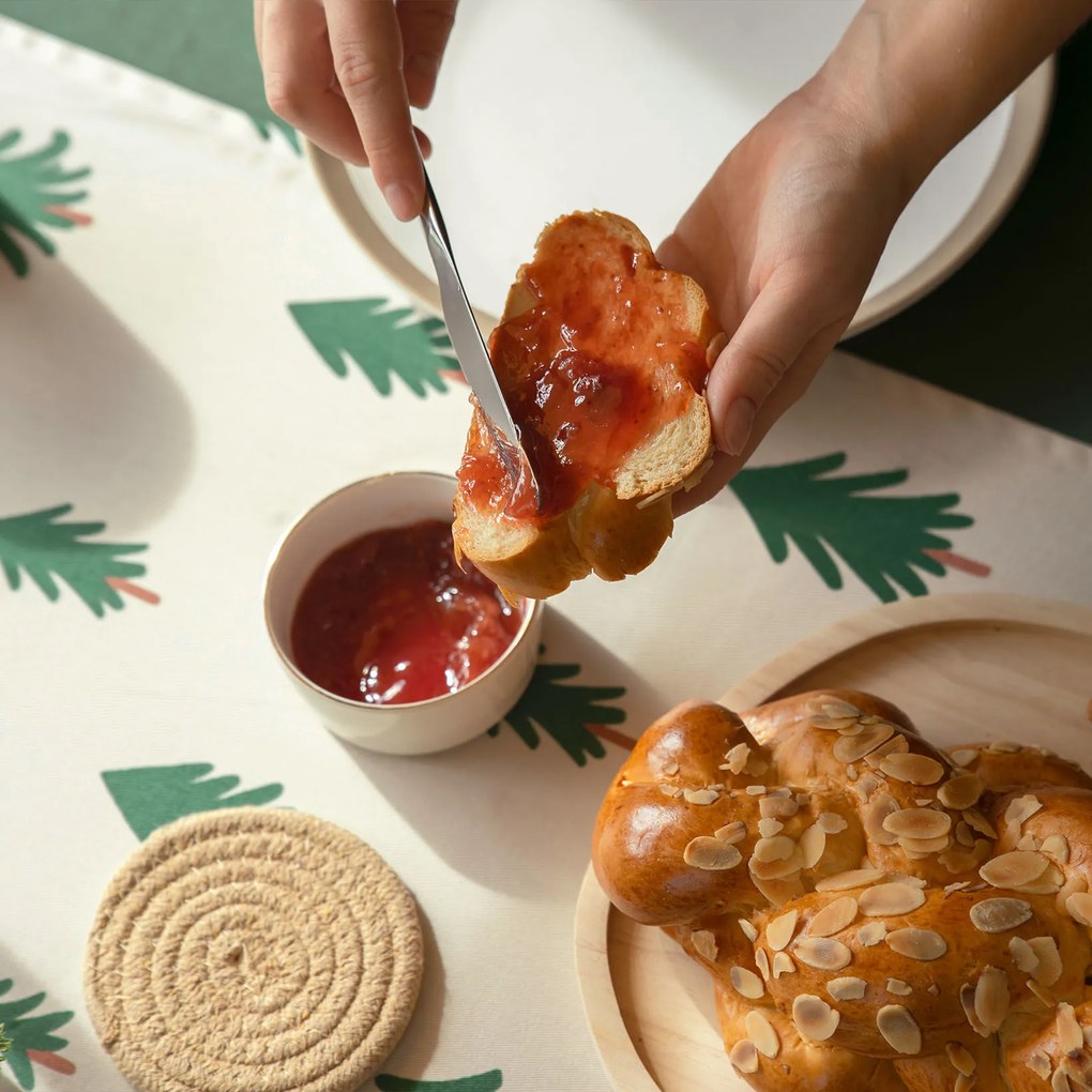 Goldea asztali futó - extra erős 100% - os pamut - karácsonyfák bézs alapon 50x160 cm