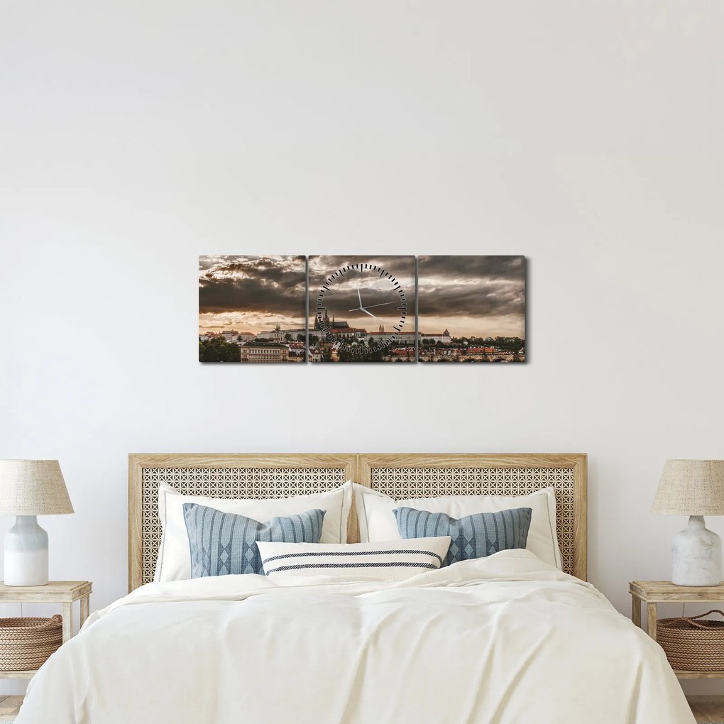 Kép - felhős Prága (órával) (90x30 cm)