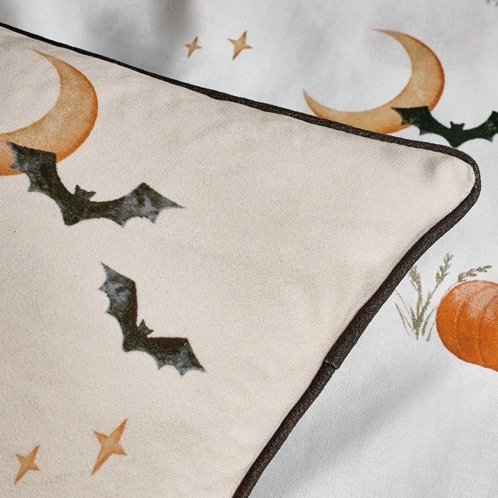 Díszpárna Halloween mintával 45x45 cm Halloween Highland Cow – Catherine Lansfield