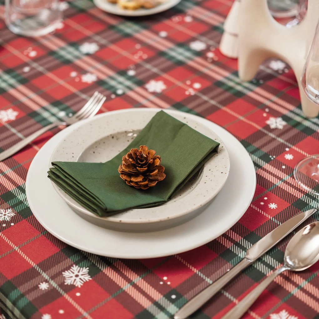 Goldea teflonbevonatú asztlaterítő - piros kockás hópelyhekkel 120 x 180 cm