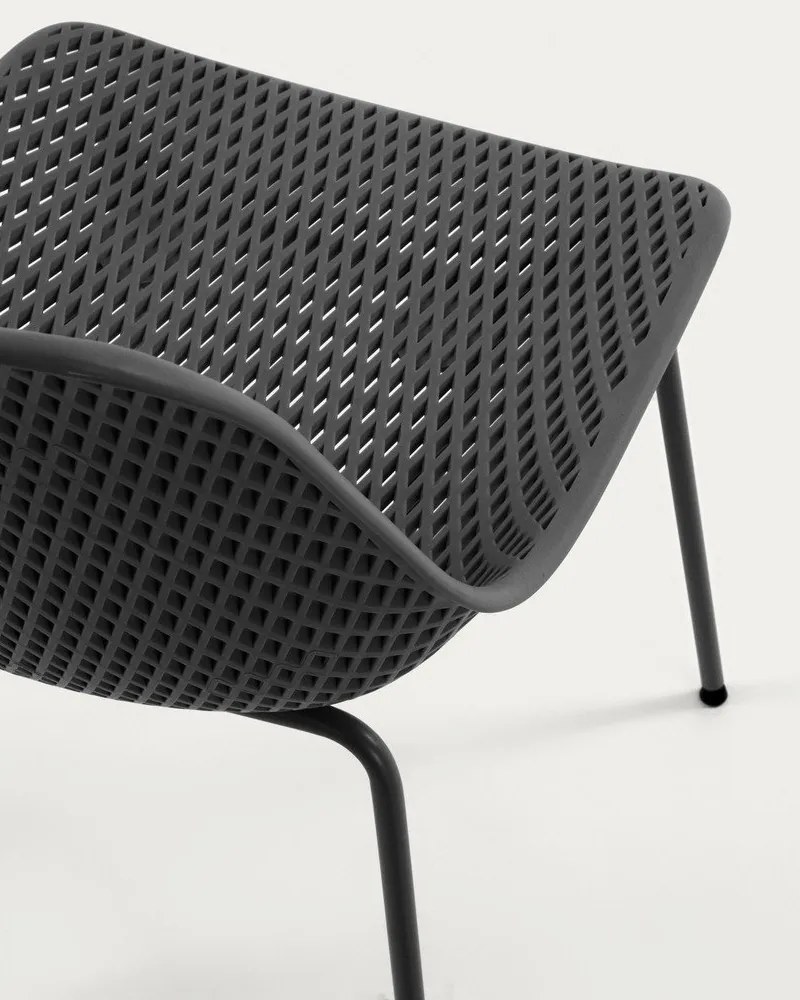 Sötétszürke fém kerti szék Quinby – Kave Home