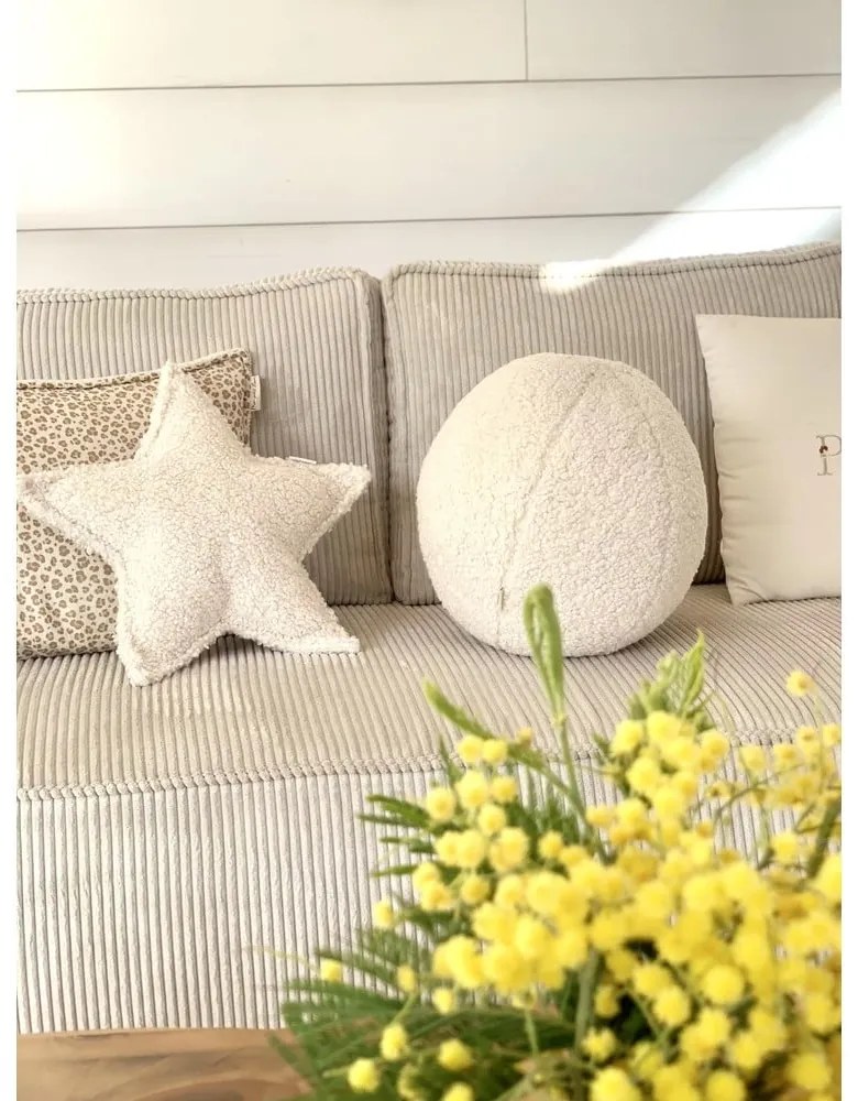 Krémszínű buklé párna gyerek kanapéhoz Ball – Wigiwama