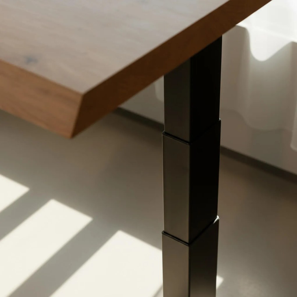 Elektromosan állítható magasságú asztal Liftor Expert