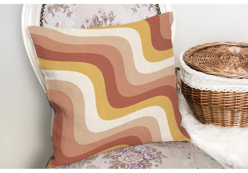 Párnahuzat 43x43 cm Creamy Strawberry Swirl – Mila Home