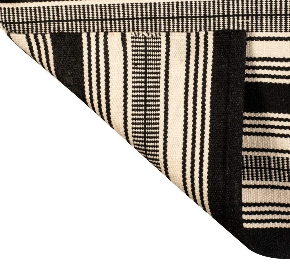 Zambezi fekete-fehér kétoldalas kültéri szőnyeg újrahasznosított műanyagból, 160 x 230 cm - Green Decore