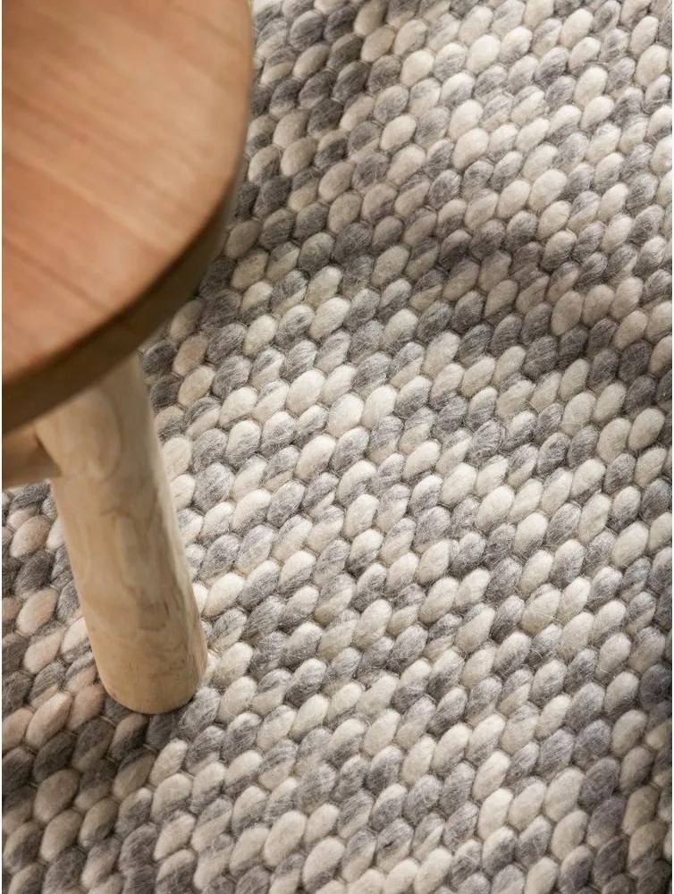 Világosszürke-krémszínű kézi szövésű gyapjú kerek szőnyeg ø 160 cm Lyon Beans – Elle Decoration