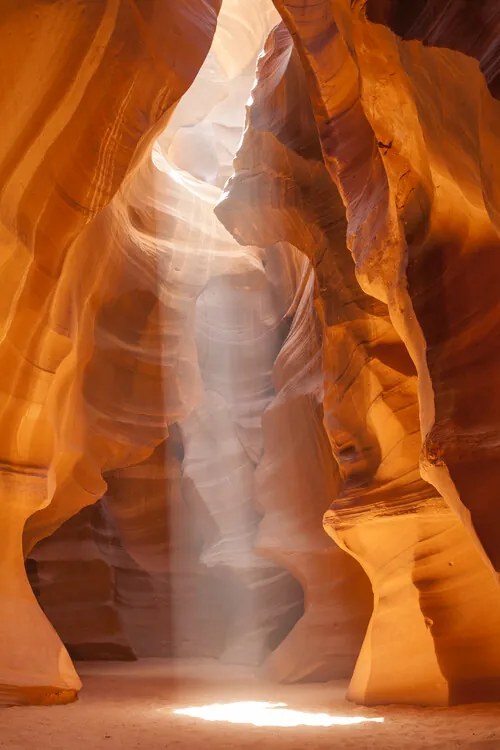 Fotográfia ANTELOPE CANYON Gorgeous Lightbeam, Melanie Viola