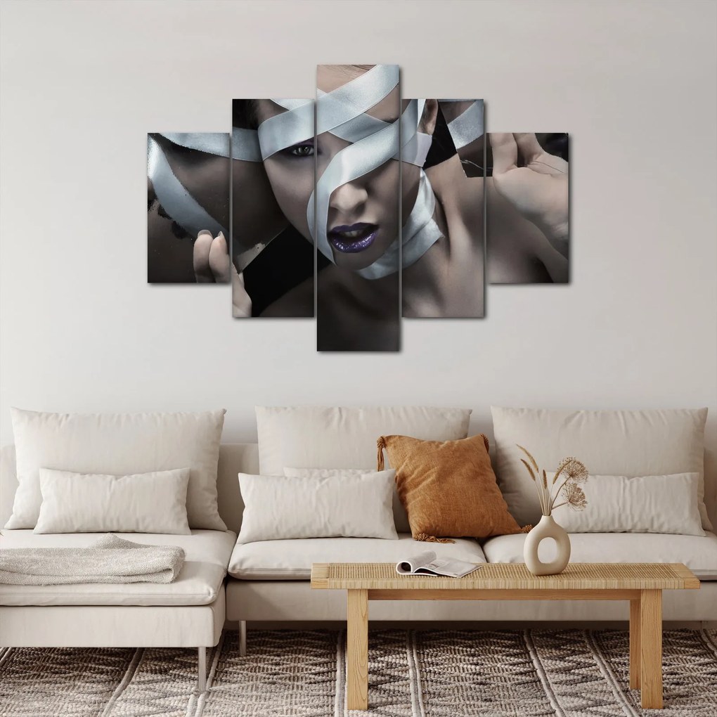 Egy nő szalaggal (150x105 cm)