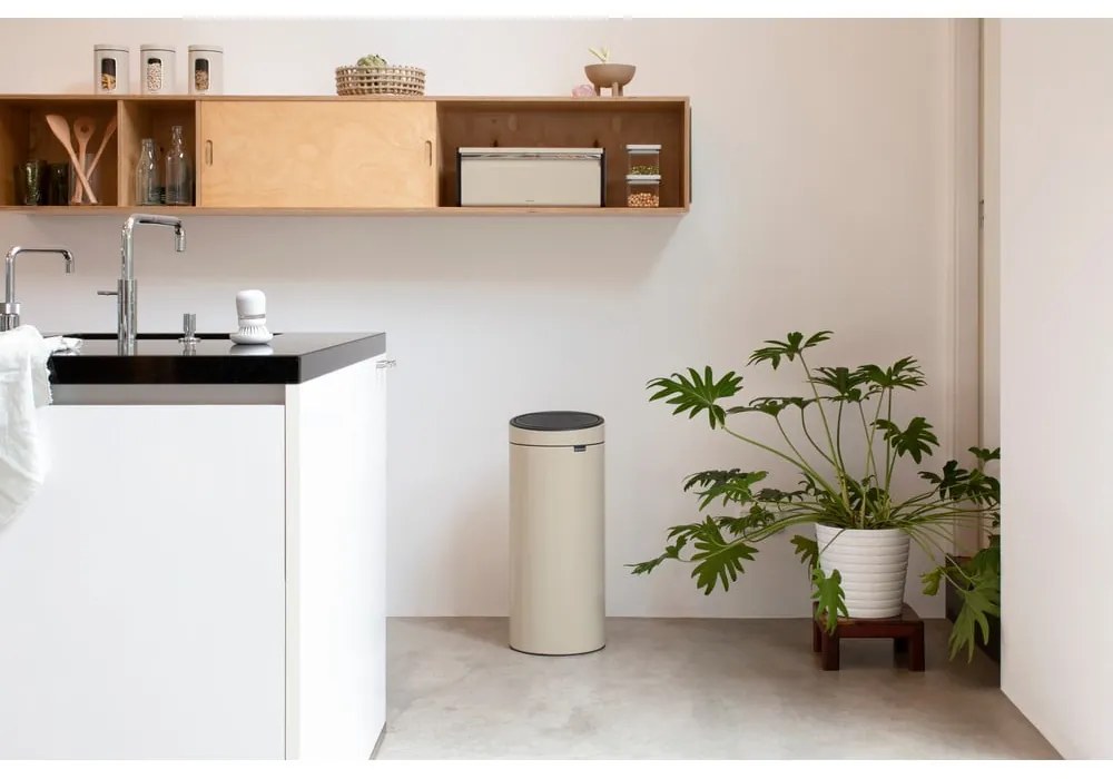 Bézs acél érintésre nyíló szemetes 30 l Touch Bin – Brabantia