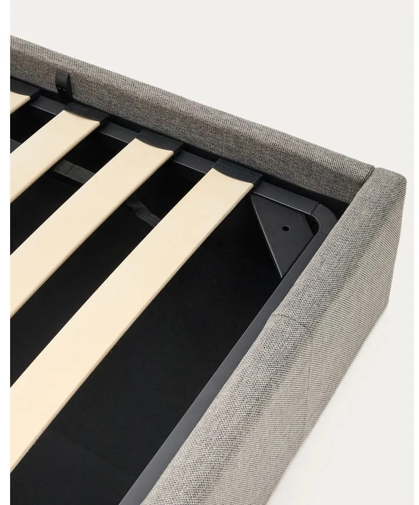 Szürke kárpitozott ágyneműtartós egyszemélyes ágy ágyráccsal 90x200 cm Nahiri – Kave Home