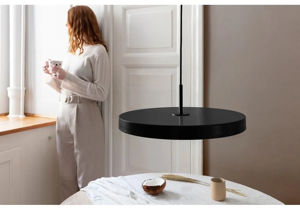 Fekete LED dimmelhető függőlámpa fém búrával ø 43 cm Asteria Plus Medium – UMAGE