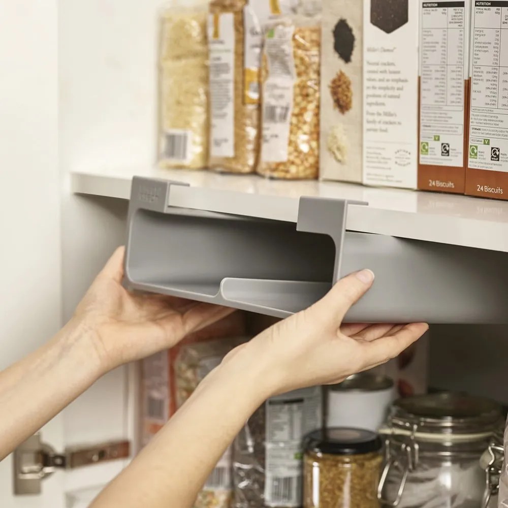 Szürke függő műanyag papírtörlő és fóliatartó CupboardStore – Joseph Joseph
