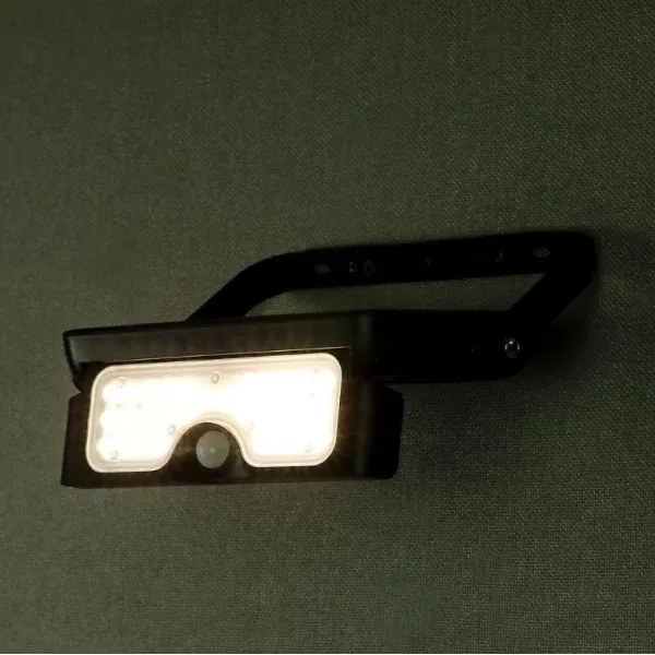 LED napelemes reflektor érzékelővel LED/5W/3,7V IP65 4000K 3000 mAh