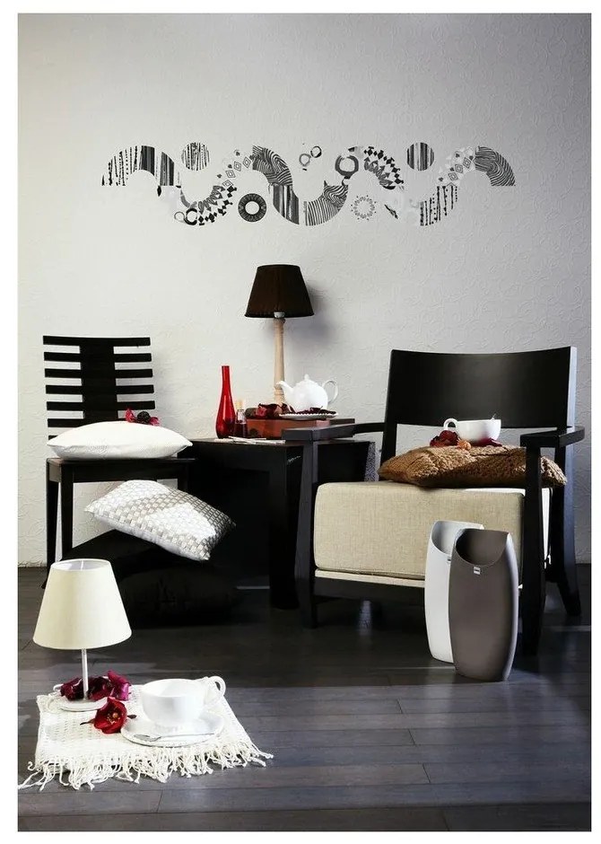 Grey And Black Circles falmatrica - Ambiance